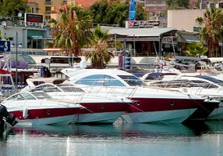  Noleggio barche adattate ai vostri desideri 